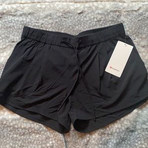 Lululemon Stroll at Sundown Short 3”